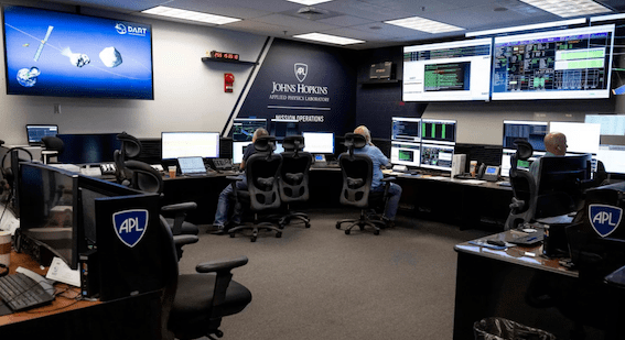 美国宇航局的探测器击中小行星了,危险正在解除_nasa航天器撞上小行星