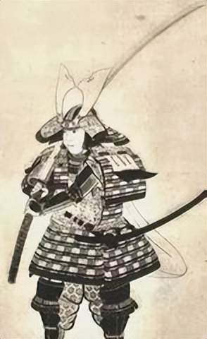 非常巨大,早已不能马战了,只能由步行武士使用作战(很多普通野太刀也