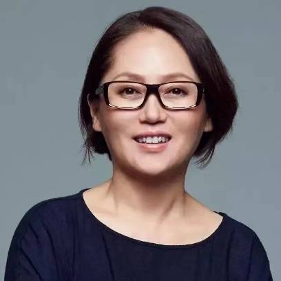 北京玫瑰黛薇時裝有限公司藝術總監李薇 清華大學美術學院染織服裝系