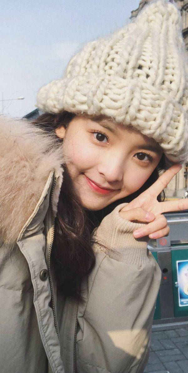 塌鼻子的她也美得冒泡,章若楠的初恋脸真的绝了!_笑容_面部_的整体