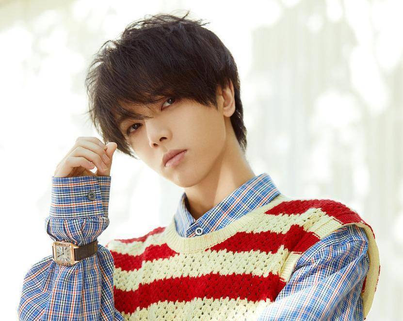 明星的不幸童年-他5岁目睹母亲自杀离世,父亲躲债失踪_马天宇_爷爷