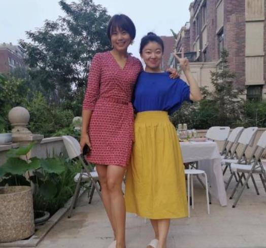 【生日当天晒照片】在曾春蕾30岁的生日当天,她在个人社交媒体账号上