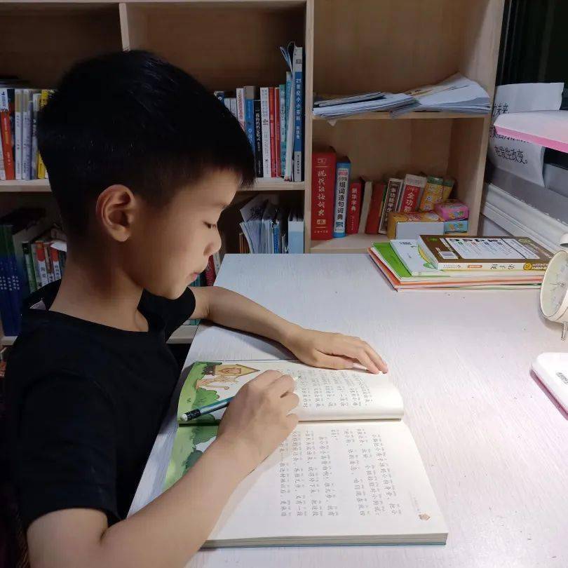 小學班主任寄語_實驗小學班班有讀活動_三6追夢中隊閱讀分享會