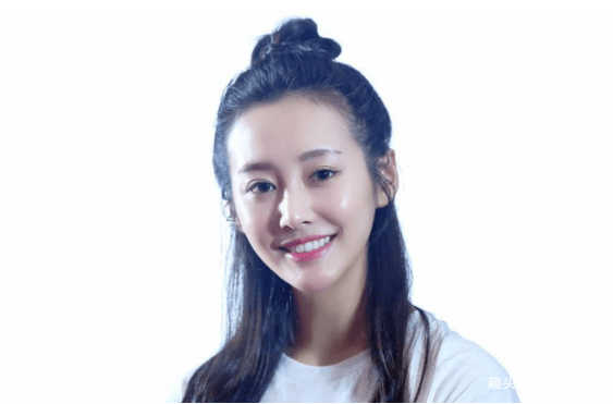 难怪《庆余年》的司理理眼熟,小时候qq头像就是她,90后的青春_李纯