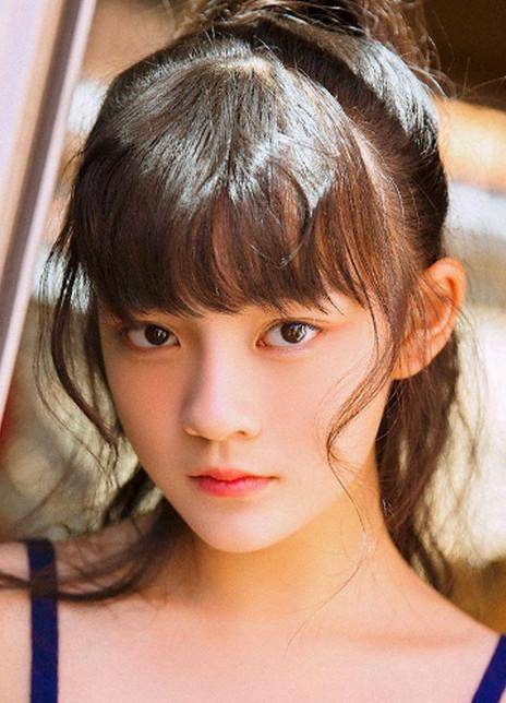 盘点国内00后小花发展:赵今麦已经掉队,李庚希今年有望爆红_中央电视