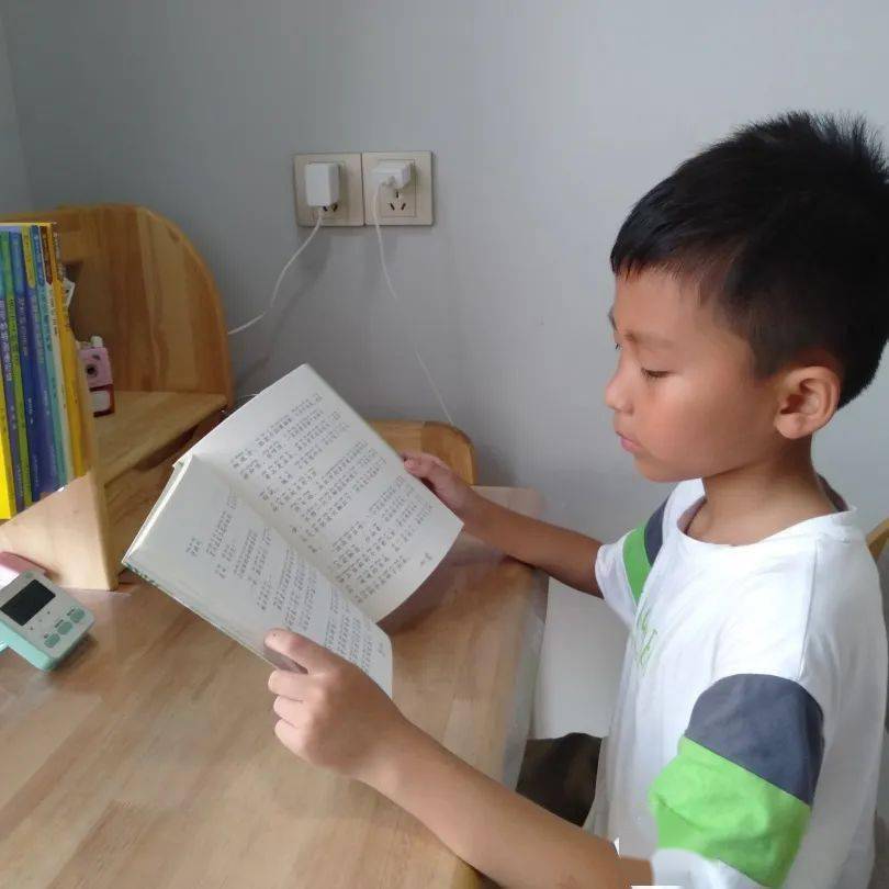 三6追夢中隊閱讀分享會_實驗小學班班有讀活動_小學班主任寄語