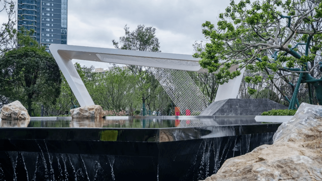 万科·大理·拾叁月一期一批次交付1248套,首日交证151本_业主_项目