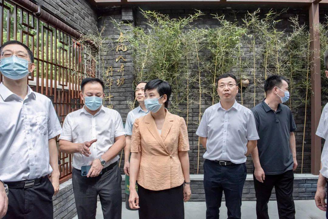 台州市副市长章月燕一行来临参加重阳节活动_临海市_服务_府城