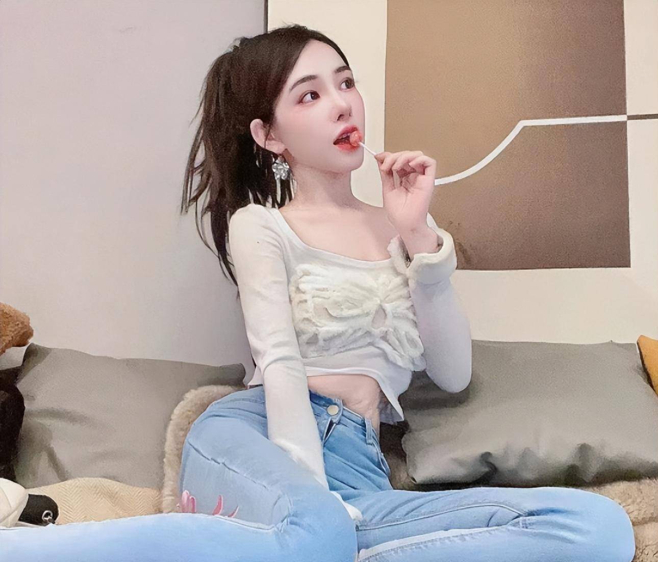 郭子瑜再次发文,指责李易峰粉丝网暴自己,直言自己不是妄想症_网友