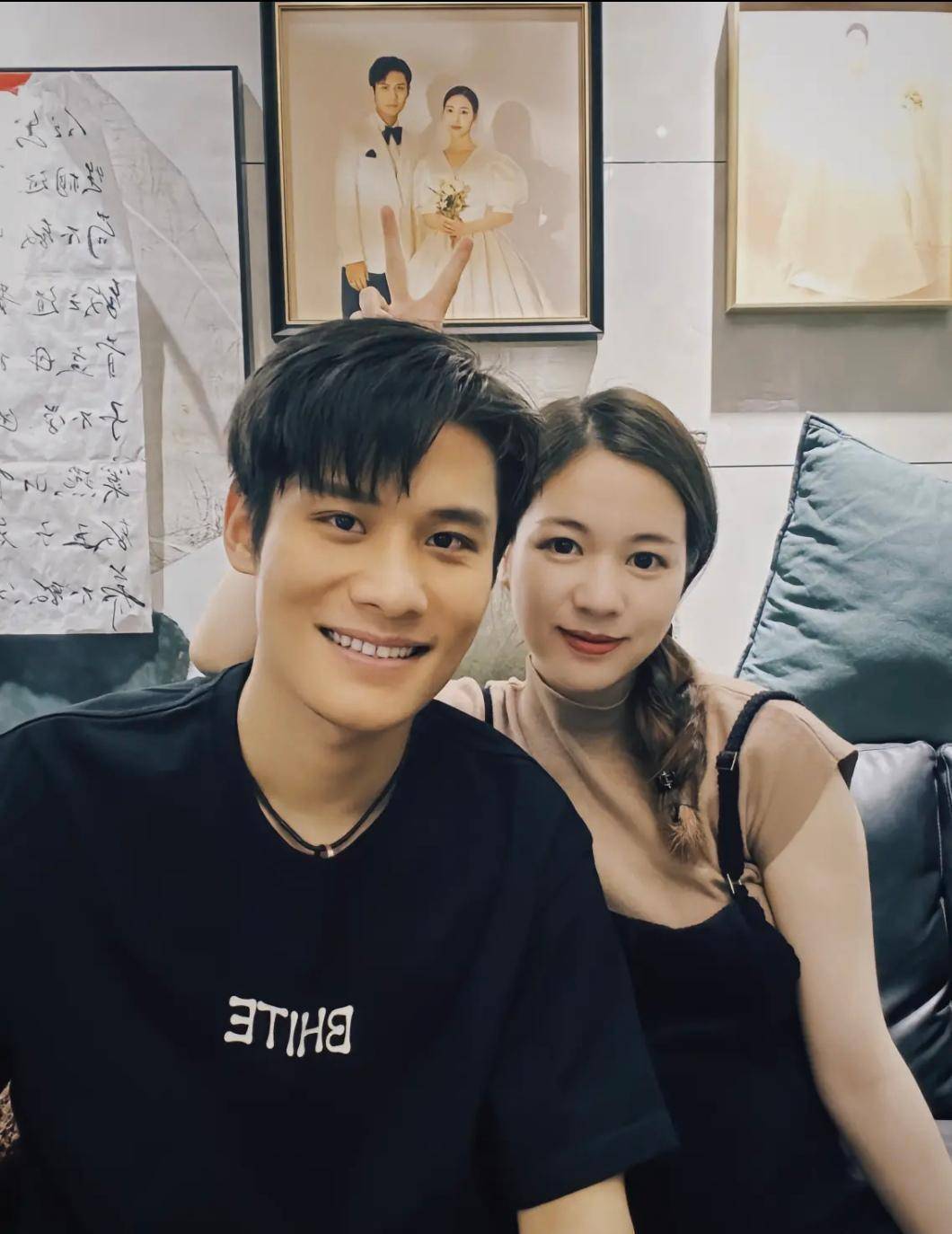 大杨笑起来好看,小杨笑起来,这对双胞胎真是太棒了