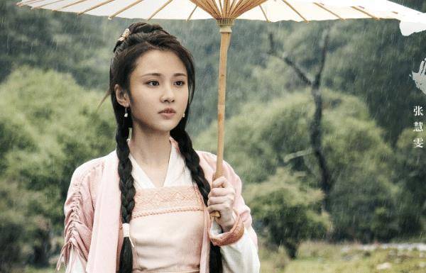《有翡》是由赵丽颖,王一博领衔主演,陈若轩,张慧雯,周洁琼,孙坚,董璇