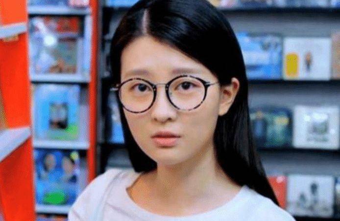 混不好就要继承亿万家产的女艺人,一位还在挣扎,另一位已经回家_富二代_乔欣_成功