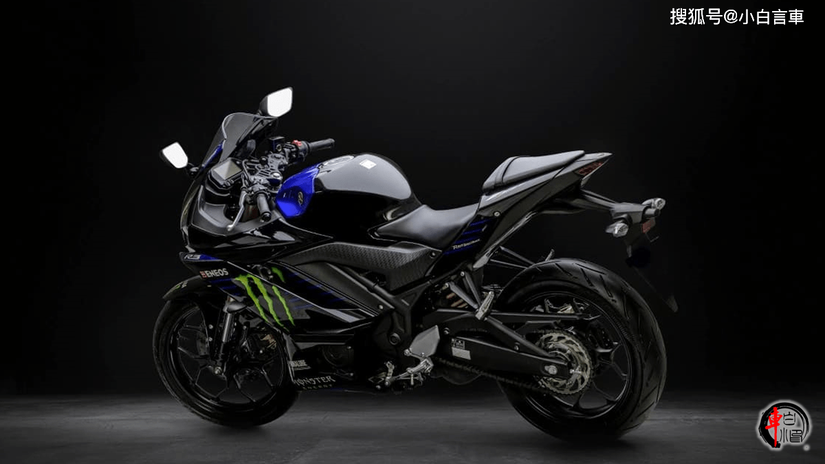 外观设计22款yzf-r3共发布了三种配色,经典的赛事蓝,以及黑色和