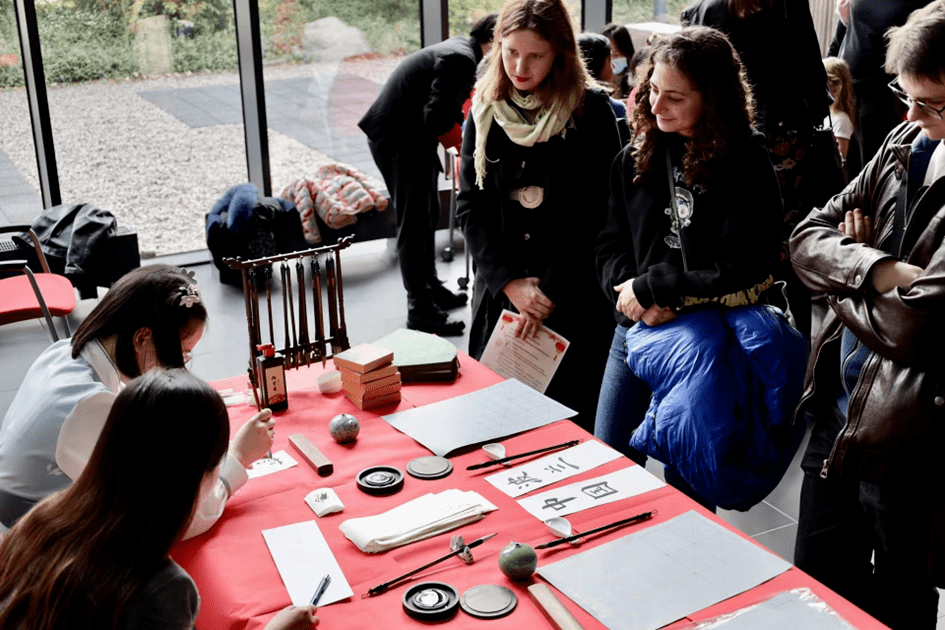 波兰华沙理工大学孔子学院举办"孔子学院日"活动_中国_文化_表演