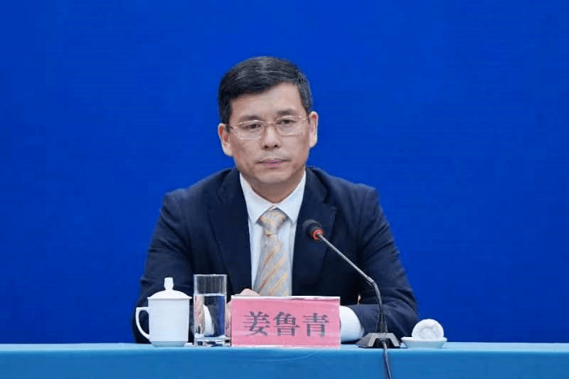 至此,青岛市政府秘书长,副秘书长班子调整为:秘书长李虎成,副秘书长