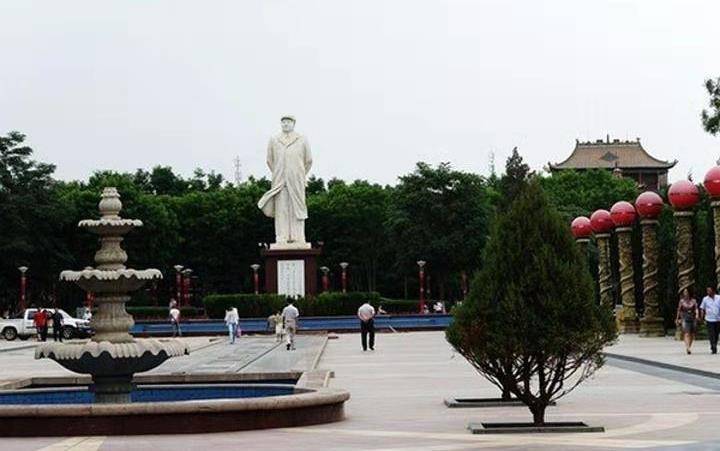西北唯一“开国元勋”雕像在宁夏中卫！网友：不是足球“中卫”