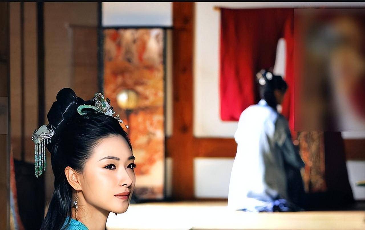 胡歌曾给她当配角,李易峰跟她演情侣,她究竟有多大魅力呢_万茜_姐姐