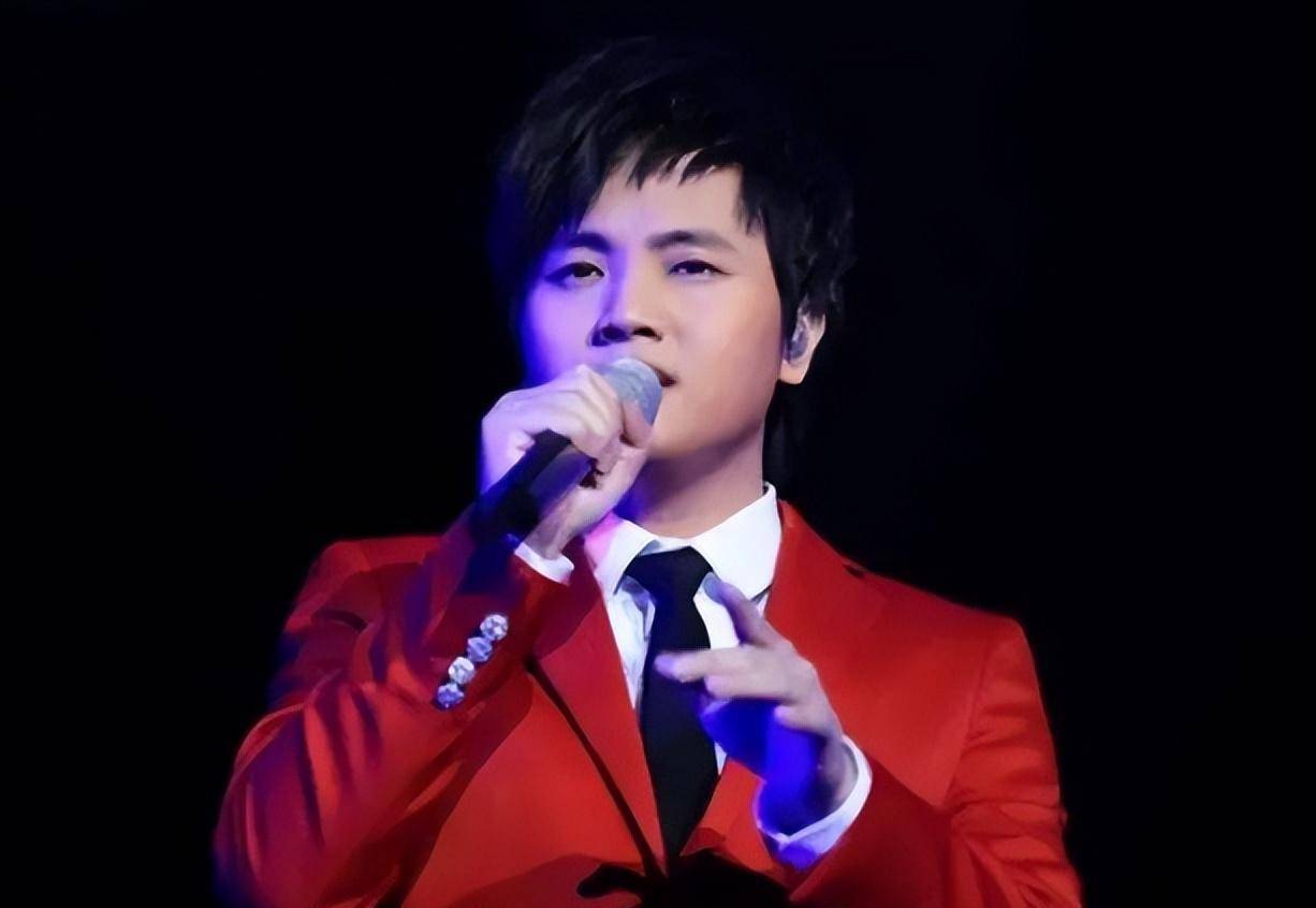 19岁唱歌日赚1万,拒绝春晚后成戏曲学院教授,郑源当年有多火_歌曲