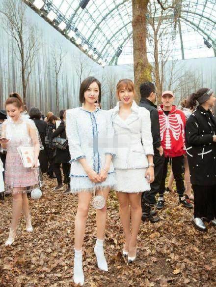 当李沁宋茜穿黑色泡泡袖撞衫,无滤镜生图下,到底谁的颜值更抗打_效果