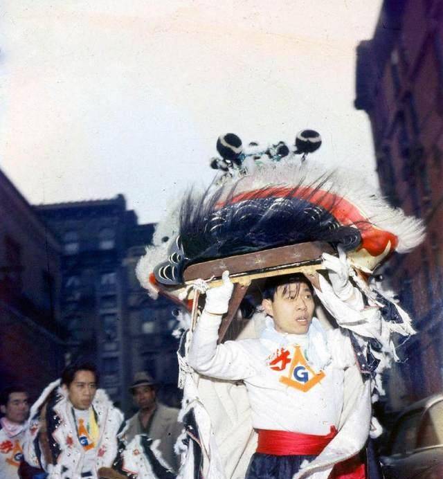 60年代纽约唐人街欢庆春节盛况韩国人越南人也跟着一起庆祝