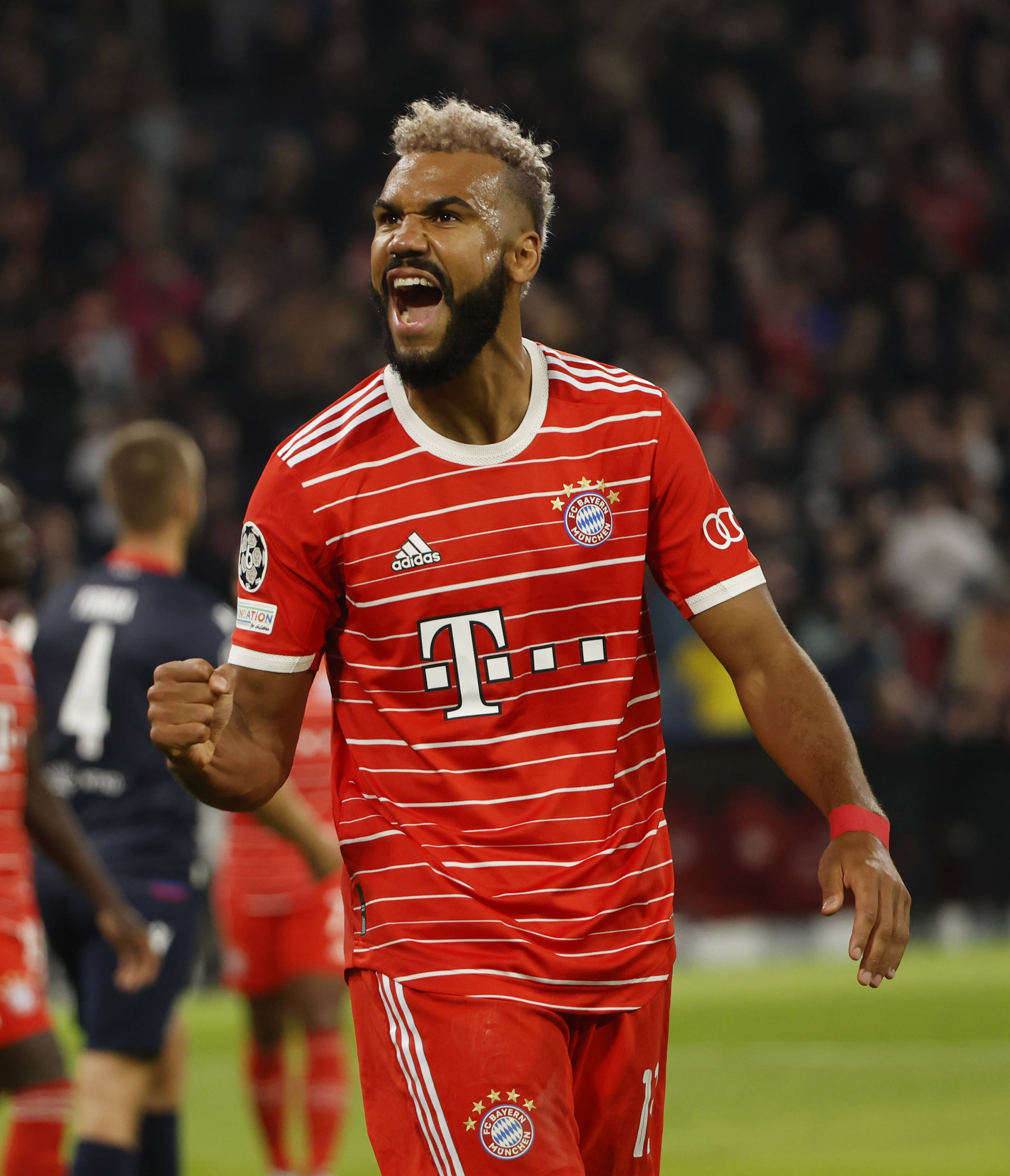 赛c组第三轮比赛中,德甲拜仁慕尼黑队主场以5比0战胜捷甲比尔森胜利队