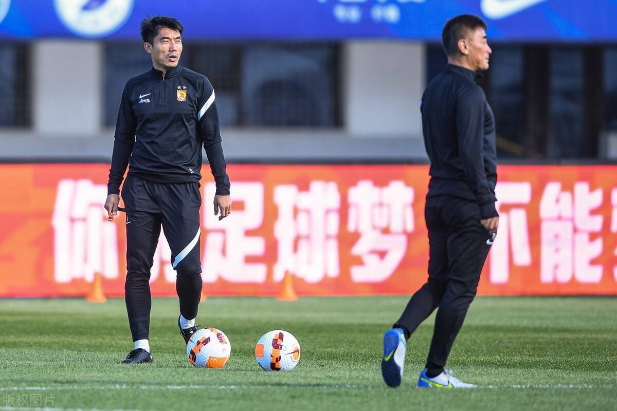 广州队迎重大喜讯,郑智很欣慰,两大元老有望登场,许家印安心了_张成林