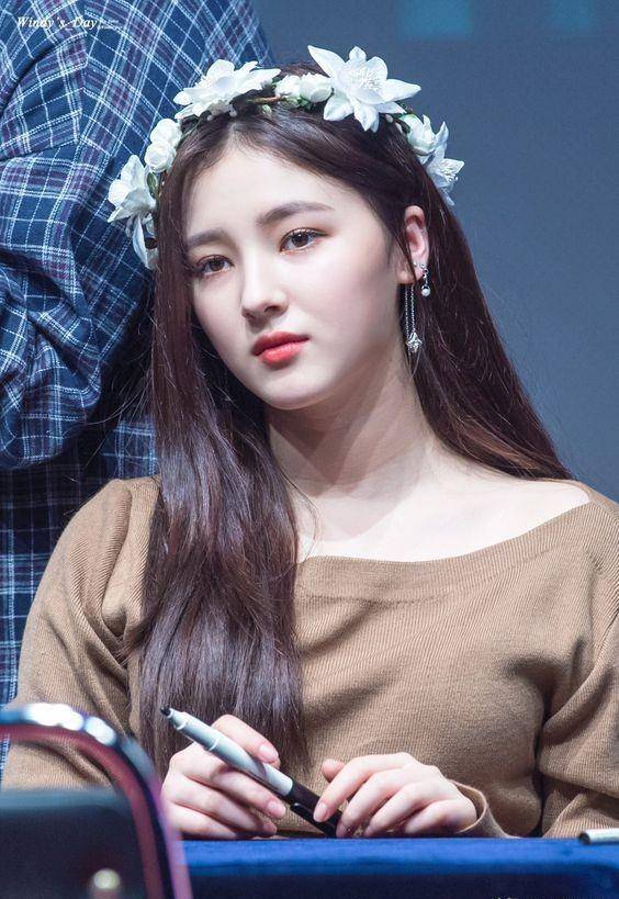 "微胖界"坠入凡尘的扛把子 南希的时尚穿搭 美爆了的颜值令人艳羡_李