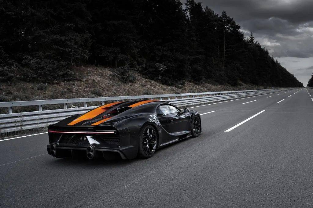 300 的地表极速之王,minigt的bugatti chiron super sport 300 模型试