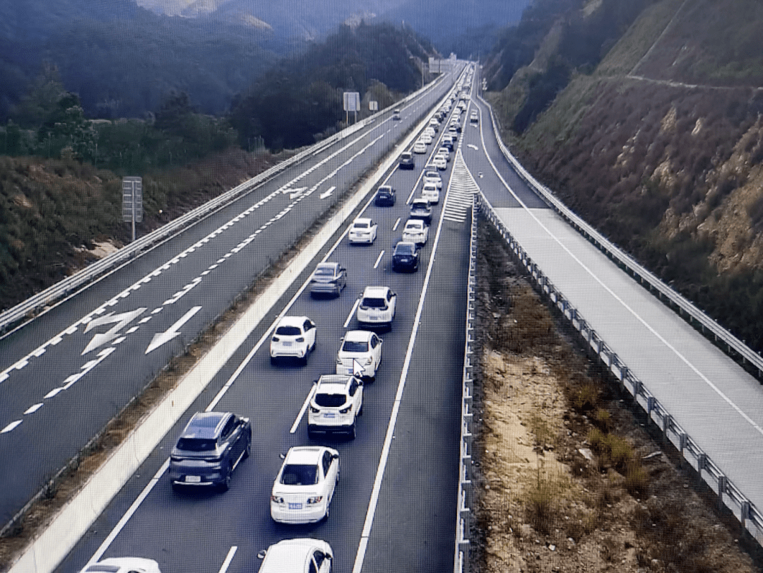 s6河惠莞高速k282路段(车流量大)g14汕湛高速瓦溪互通,水墩隧道至紫金