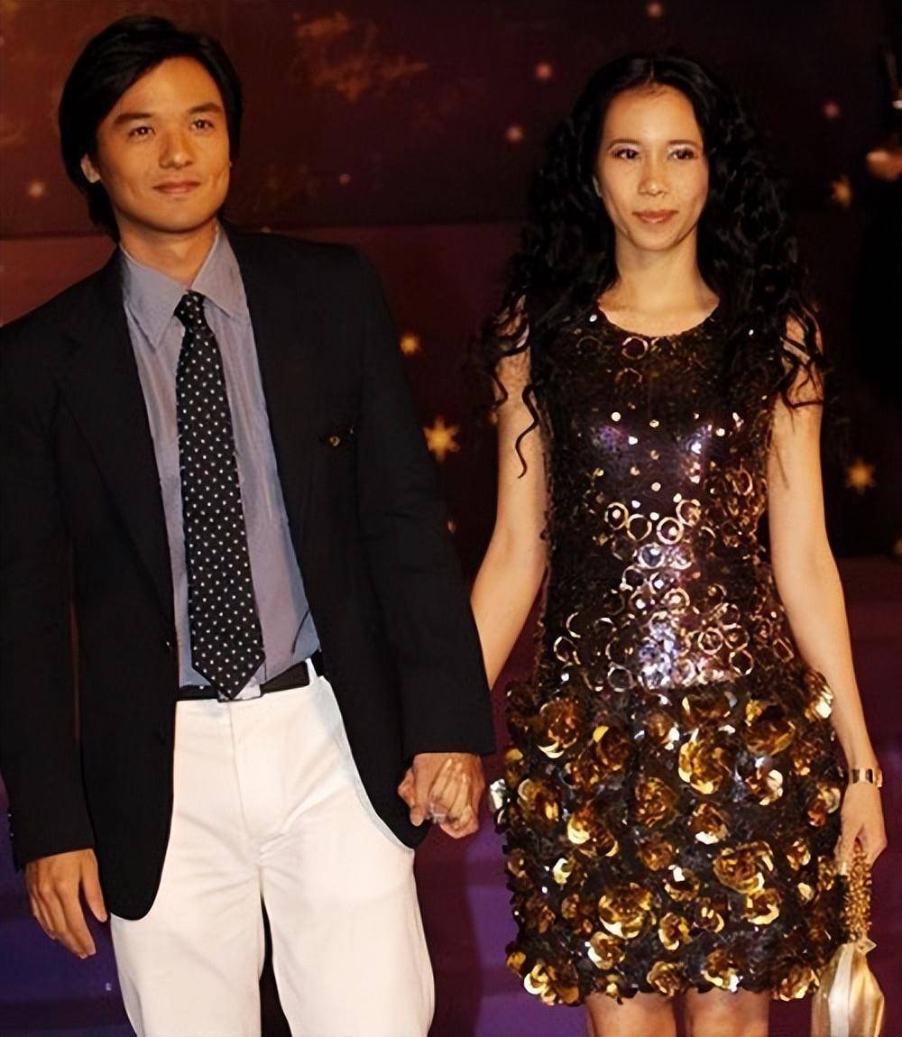 莫文蔚与冯德伦虽说他们一致对外宣称没关系,乐忠于和媒体狗仔玩"躲