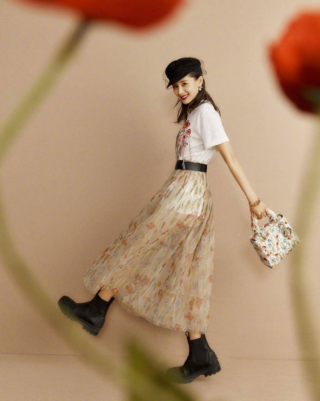 身材矮小的女生一般都有腿短的问题,王子文也不例外,但她很擅长用衣服