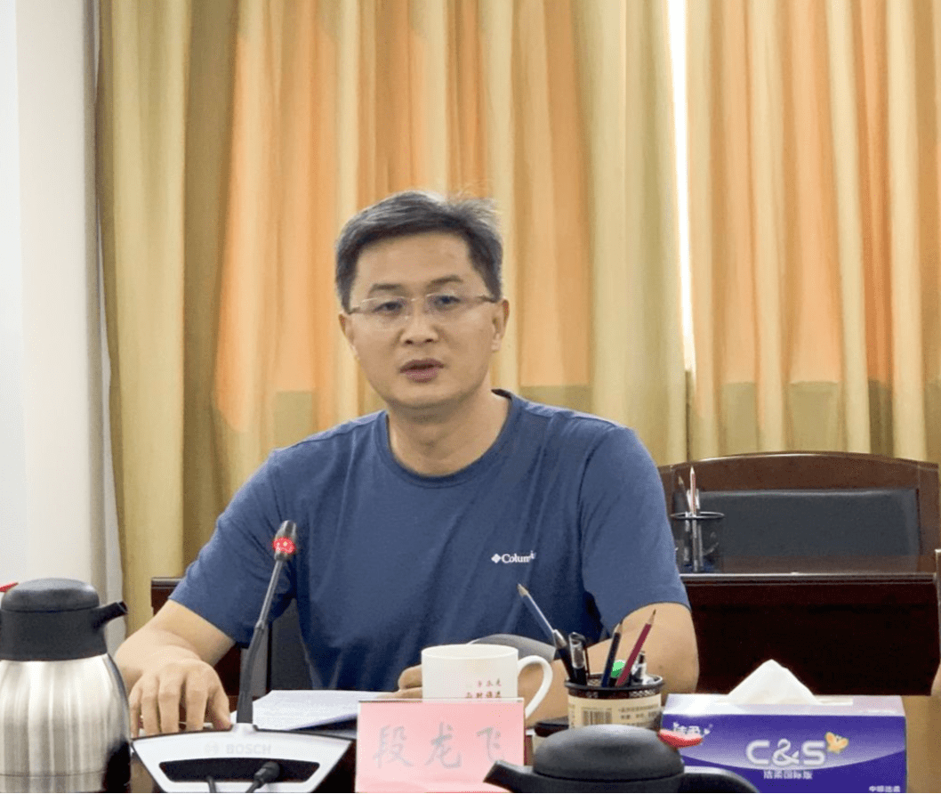 段龙飞强调,各部门要抢抓专项债券项目申报"窗口期",结合工作实际提前