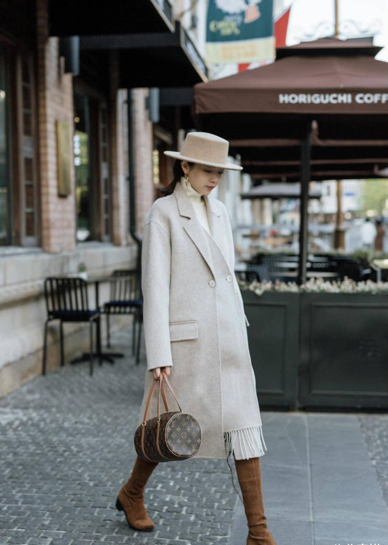 降温后不要瞎打扮,瞧三木的"大衣"穿搭,入冬这么搭优雅又好看_白色