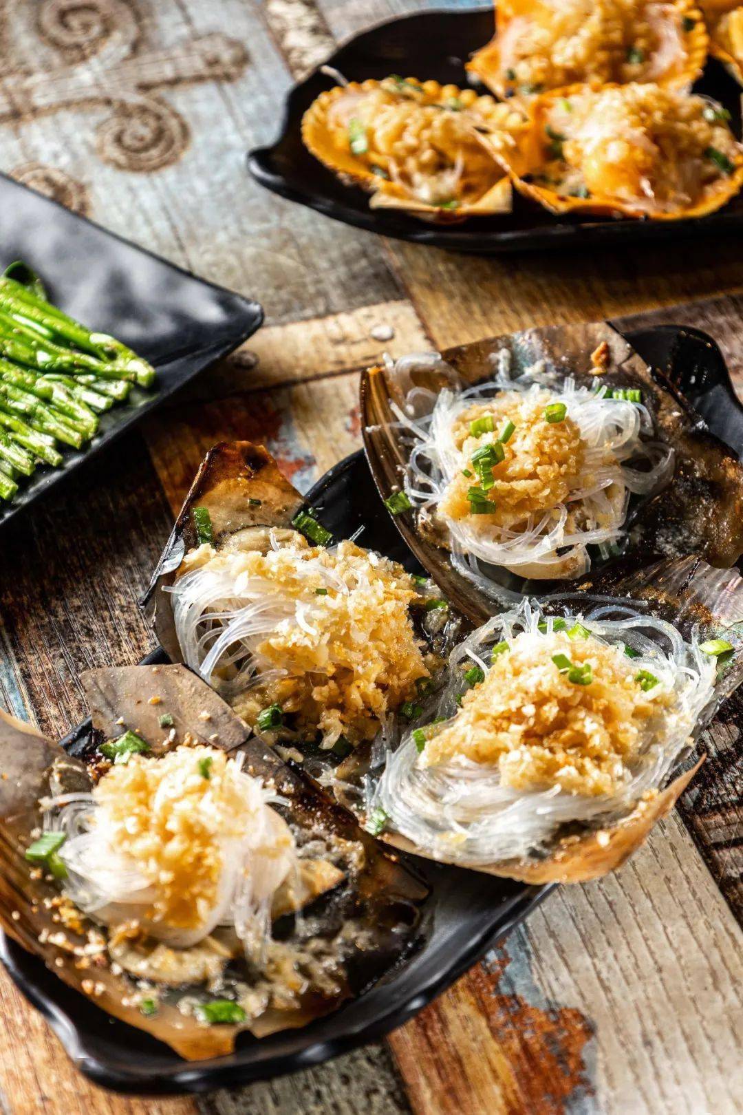 鲜度爆表!粉丝蒜蓉烤带子,炭烤大海虾.狂炫12道菜品!_花甲_肉质_焦香