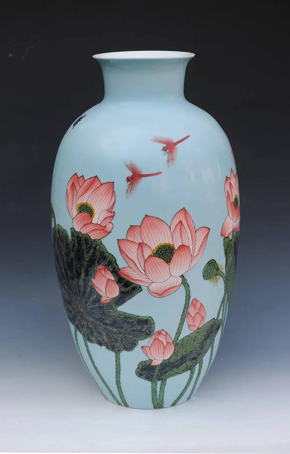 高温颜色釉彩瓷《盛世荷花香满塘》瓷瓶高温中华红颜色釉彩堆画梅花