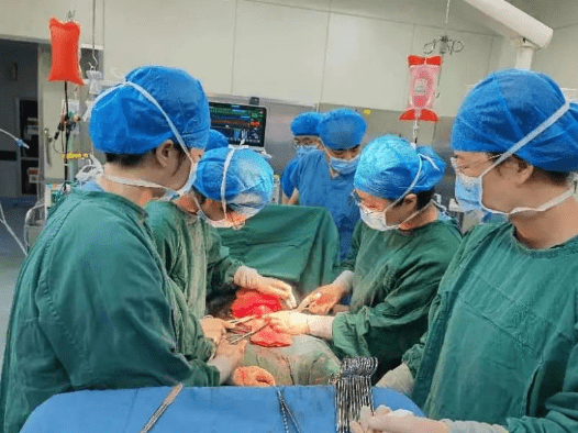 23岁孕妇前置胎盘引发大出血生命垂危,多学科会诊联合救治_患者_给予