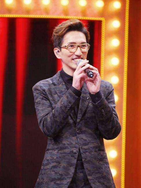 林志炫:最初的歌手梦被父亲阻拦,没想到被一场大火改变命运_音乐_组合