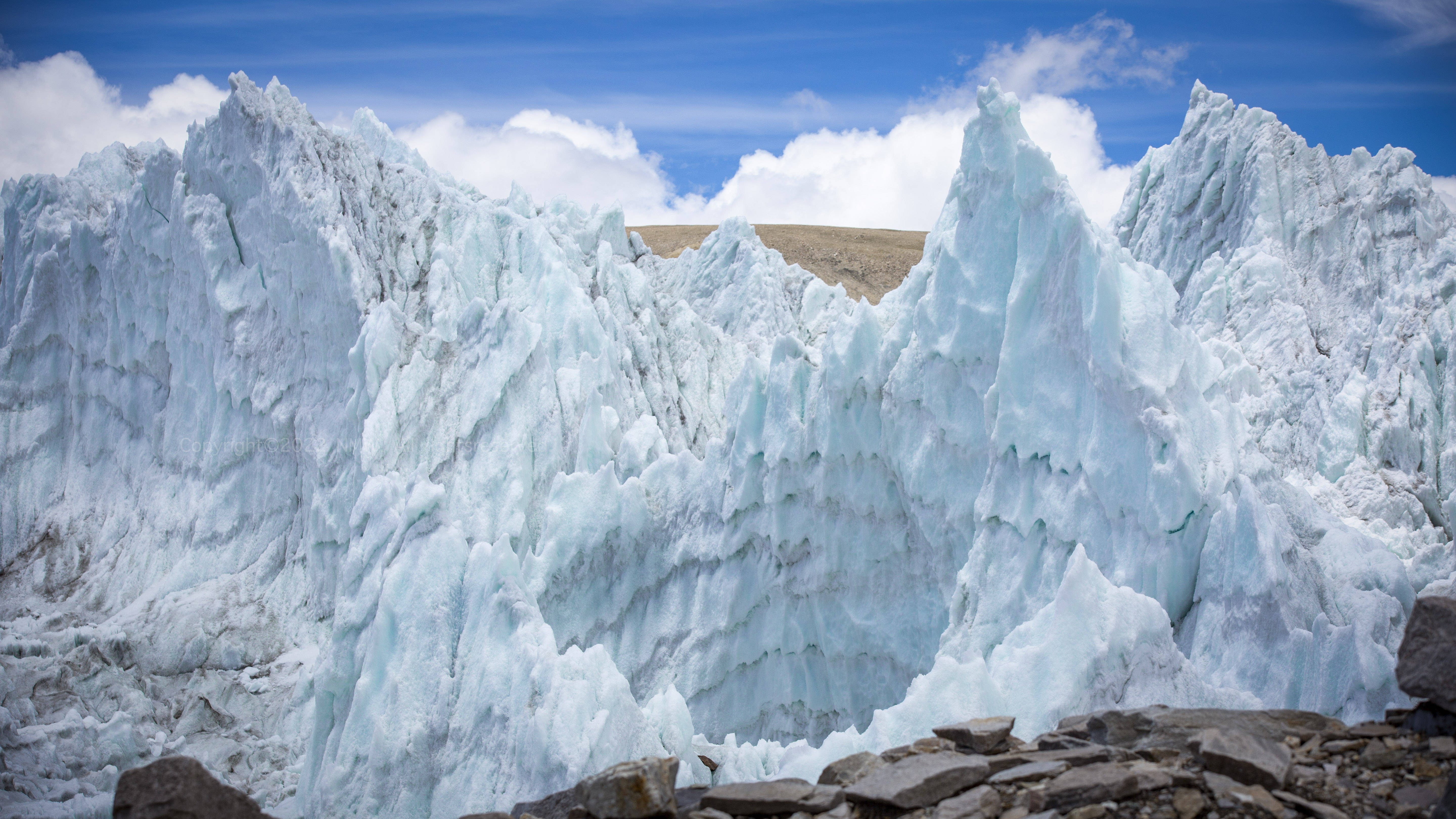 世界上最壮观的冰塔林,被称为接近度最好的陆地冰川,已关闭