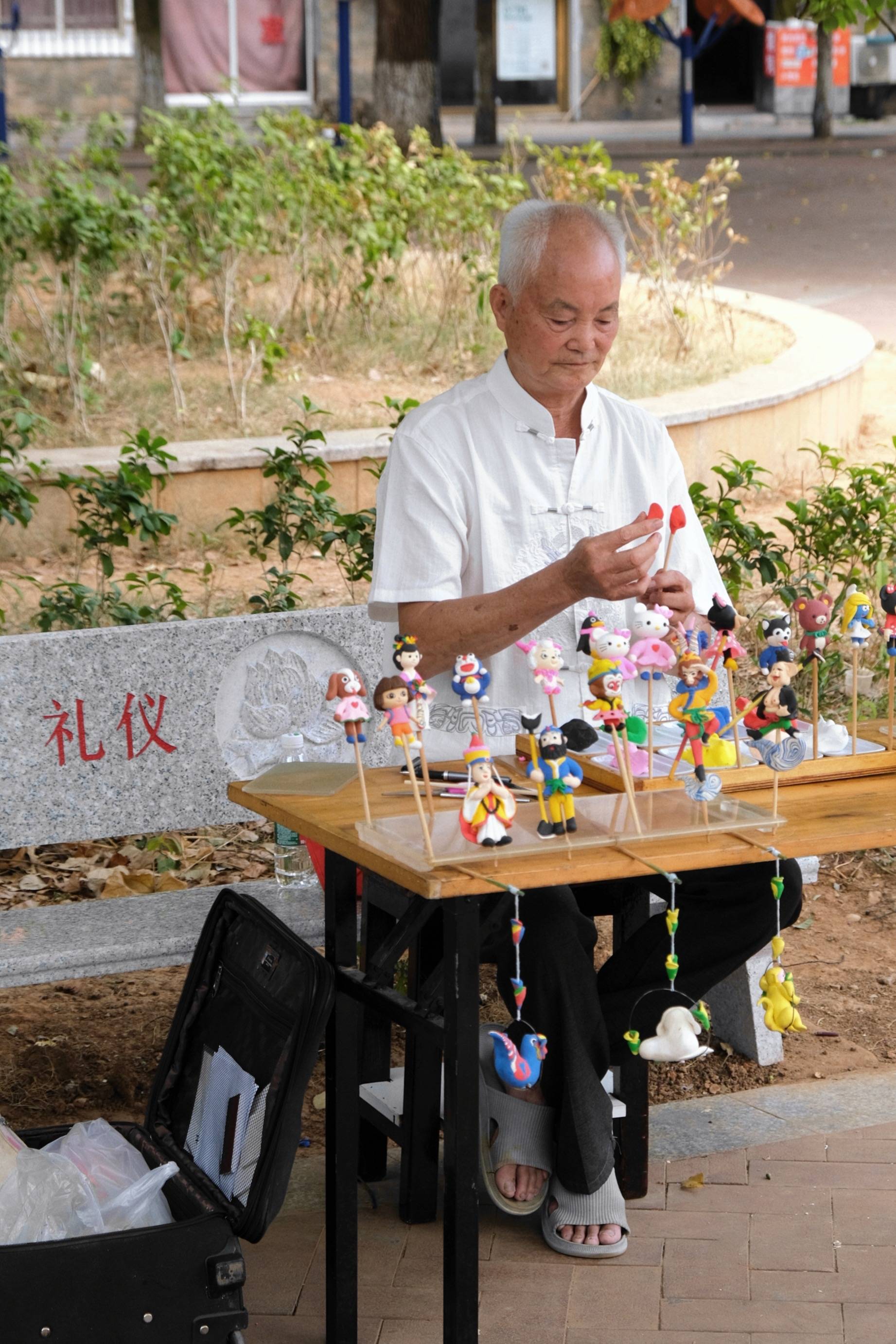 从油漆工到“面人王”，长沙75岁老人在指尖捏出艺术_彭支宁_面塑_孙悟空