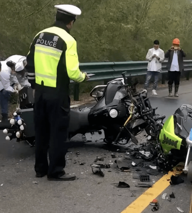 曝23歲網紅小魚愛吃魚車禍去世,彎道對撞現場慘烈,更