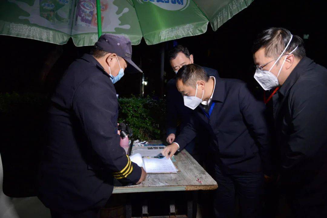 张勋图暗访检查疫情防控工作_人员_情况_居民