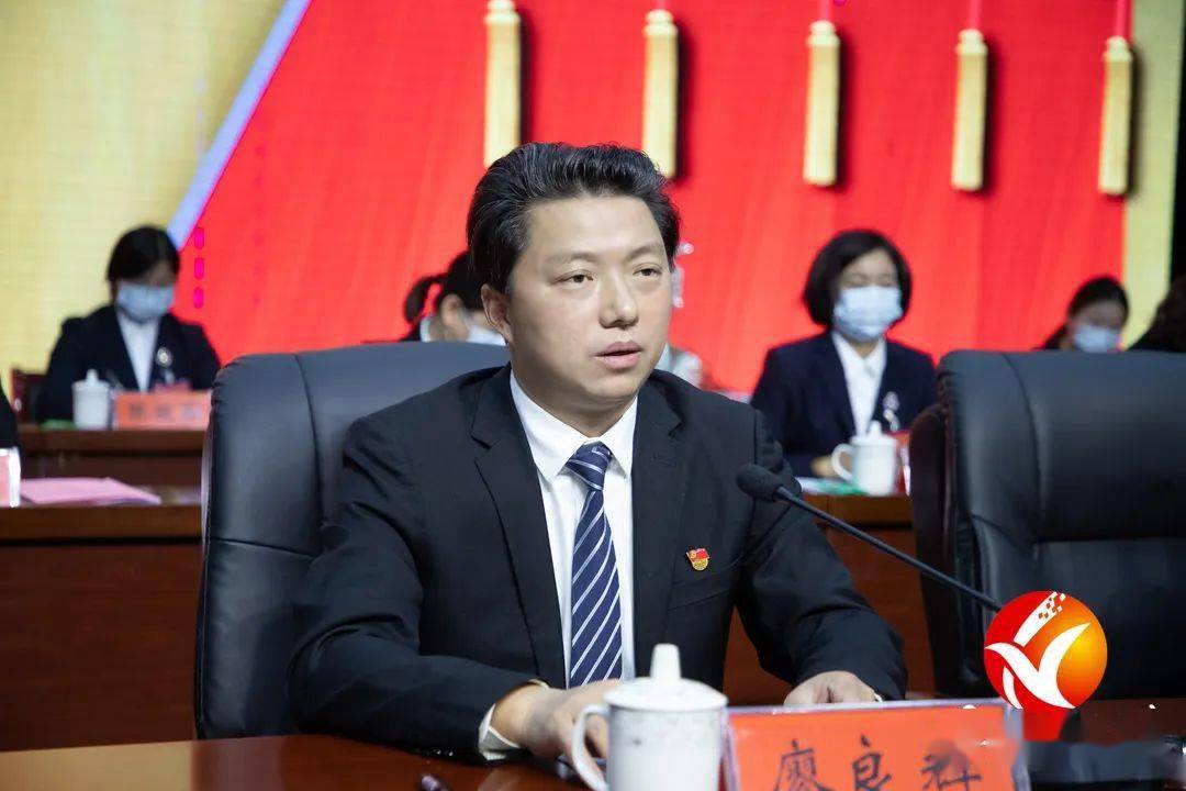 廖良辉代表县委,县人大,县政府,县政协向大会的胜利召开表示祝贺.