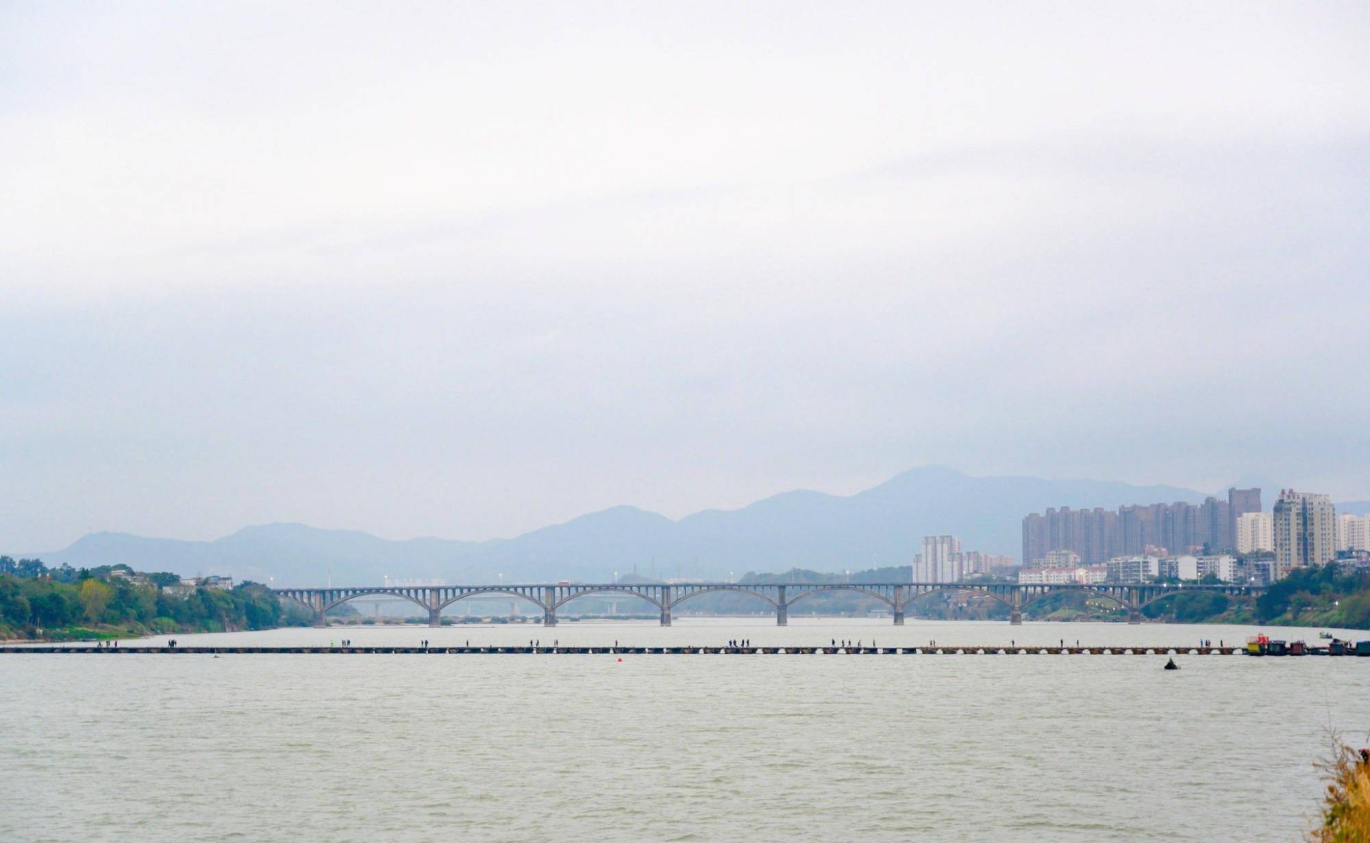 赣州宋朝遗迹众多，“古浮桥”是其一绝，迄今以800多年历史