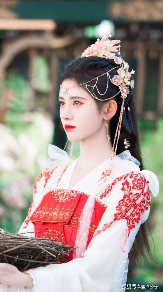 鞠婧祎工作室又被骂了!《仙剑四》番位之争未完,粉丝还在撕?