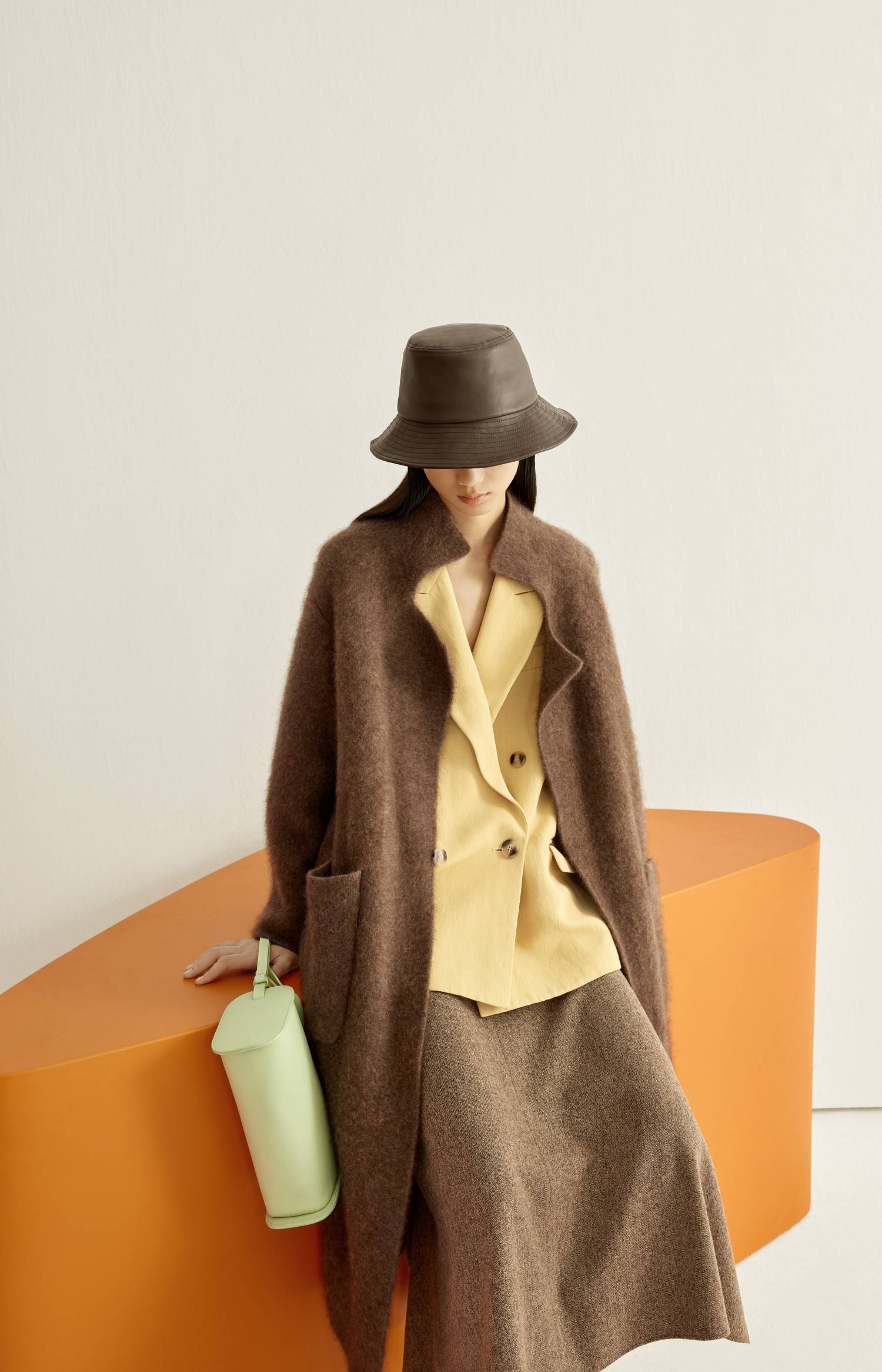 aum噢姆高端女装, 演绎高级时尚感_女性_服装_市场