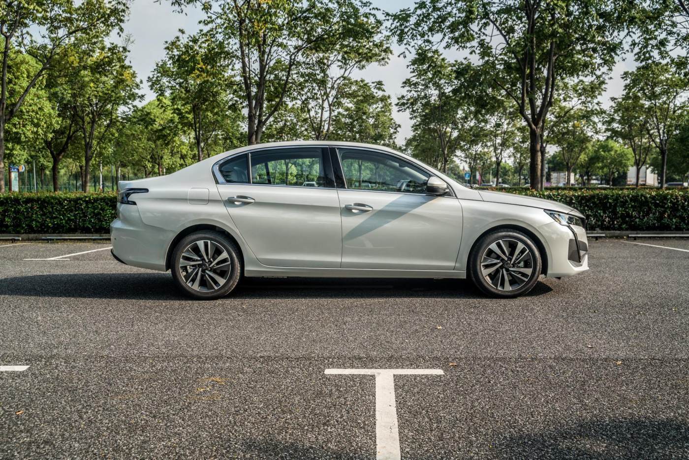 弹车评测:全新标致408,精准驾控之外更智能了,你会买吗?