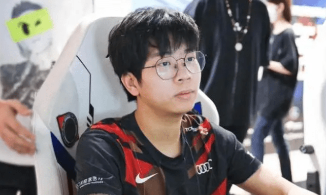 lol-s12小组赛:tes优点明显,缺点同样致命,打野小天短板暴露!