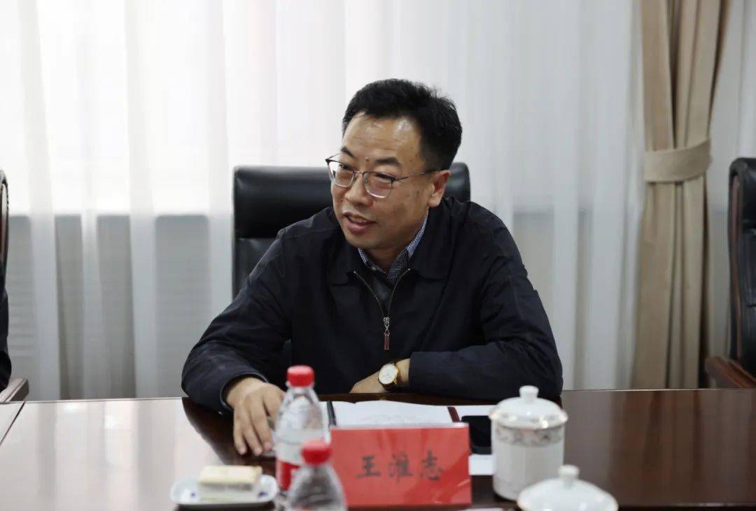 工委副书记解宗军,新华社黑龙江分社副社长,分党组成员王淮志参加会见