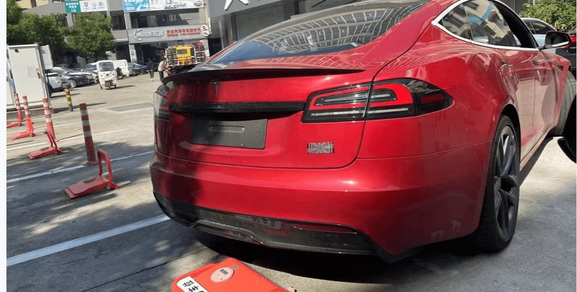 特斯拉model s plaid實車國內曝光,續航637公里,百公里加速2.1秒_搜狐