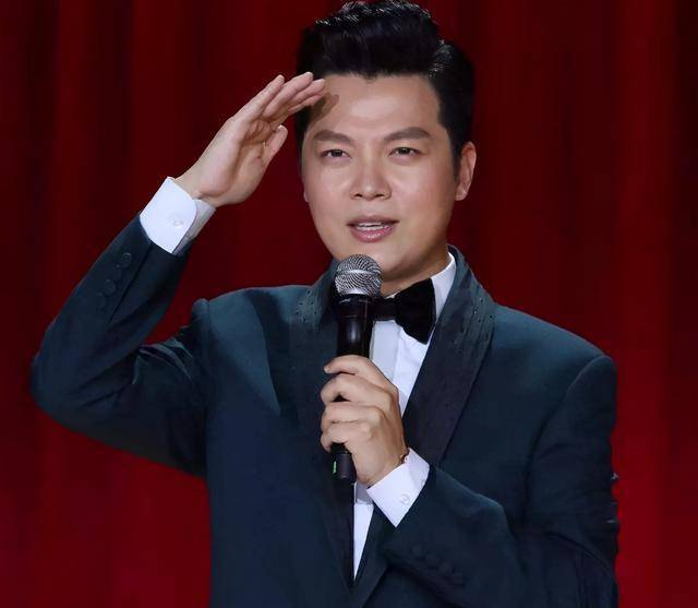 电视舞台一哥任鲁豫,被质疑傍富婆,妻子朱晶出身显赫_家庭_梦想_一家